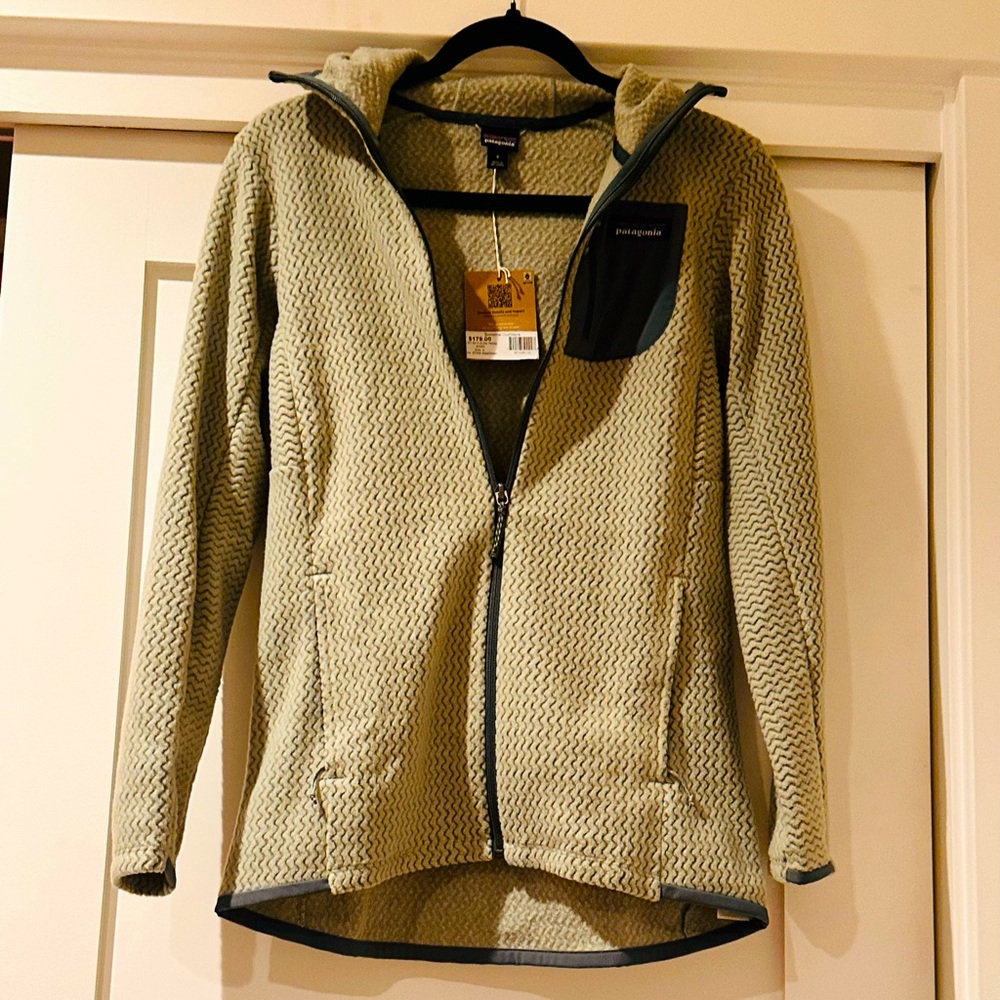 NWT Women’s Small Patagonia R1 Air Full-Zip Hoody in Sleet Green